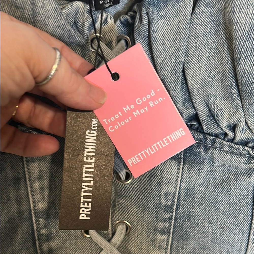 PrettyLittleThing denim laceup Blue Crop Top - Picture 2 of 6
